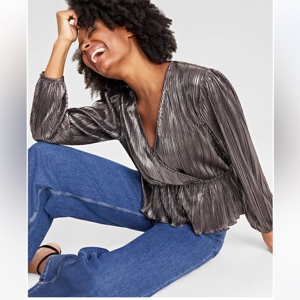 ON 34TH Women's Metallic Plissé Surplice-Neck Peplum M - Picture 7 of 8